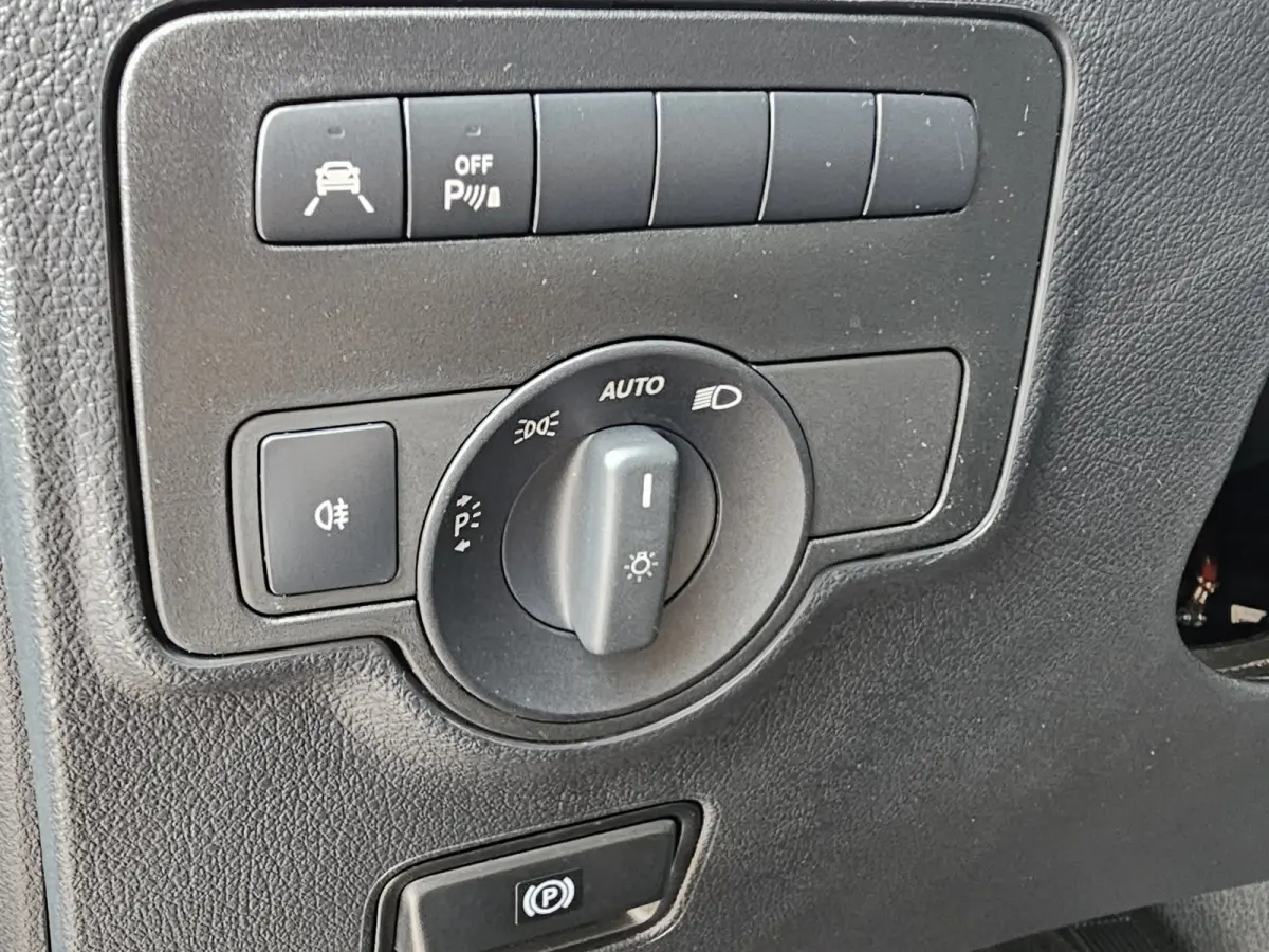 119 CDI Lang DC Sport | Automaat | LED | 2x schuifdeur | Trekhaak | Leder | Stoelverwarming | Navi | ACC | Achterdeuren |