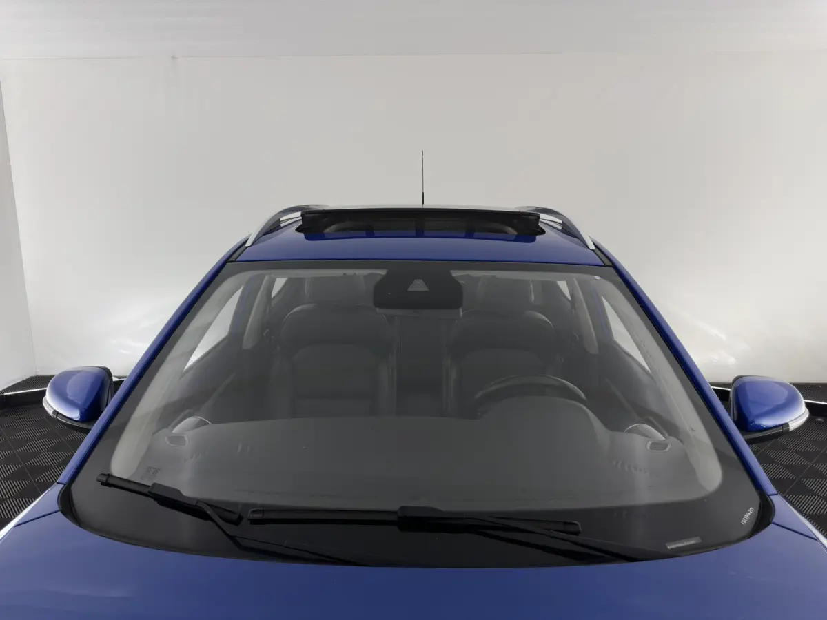 Luxury 45 kWh {SoH-87%} (INCL-BTW) Aut. *PANO | LEATHER | CCS-FASTLOADER | KEYLESS | NAVI-FULLMAP | ADAPTIVE-CRUISE | CAMERA | HEATED-SPORTSEATS | CARPLAY | BLINDSPOT | DAB | LANE-ASSIST | 1