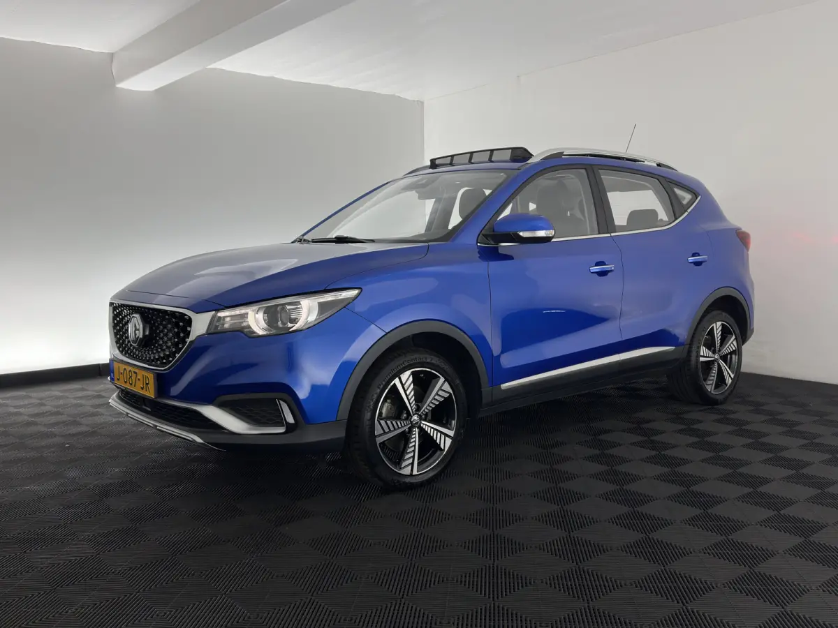 Luxury 45 kWh {SoH-87%} (INCL-BTW) Aut. *PANO | LEATHER | CCS-FASTLOADER | KEYLESS | NAVI-FULLMAP | ADAPTIVE-CRUISE | CAMERA | HEATED-SPORTSEATS | CARPLAY | BLINDSPOT | DAB | LANE-ASSIST | 1