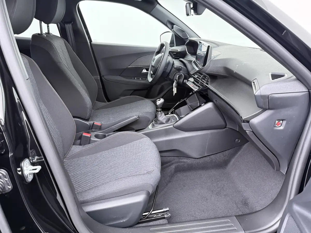 | Demo Deal | Business | 10" HD-touchscreen met PEUGEOT i-Connect® Advanced Navigatie | Donkere hemelbekleding | Extra getinte achterste zijruiten en achterruit