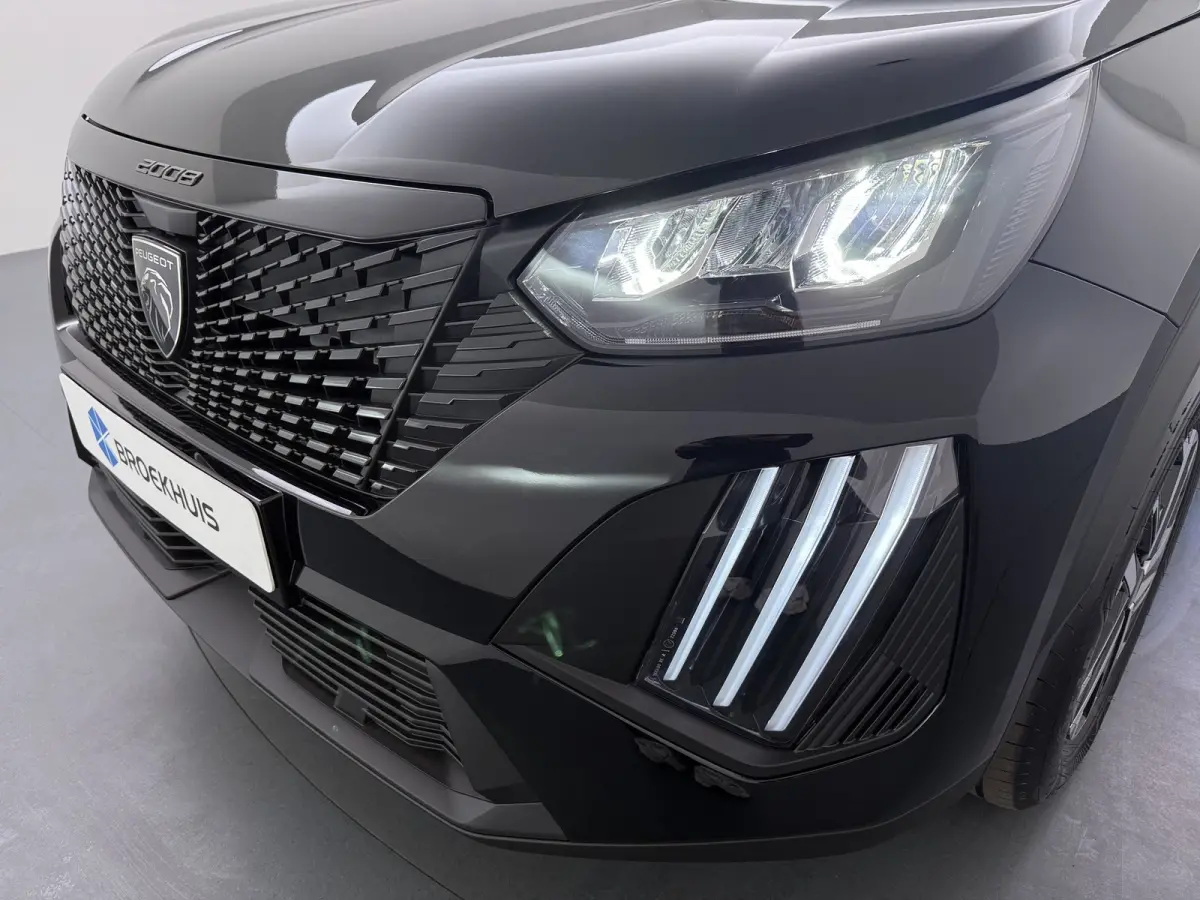 | Demo Deal | Business | 10" HD-touchscreen met PEUGEOT i-Connect® Advanced Navigatie | Donkere hemelbekleding | Extra getinte achterste zijruiten en achterruit