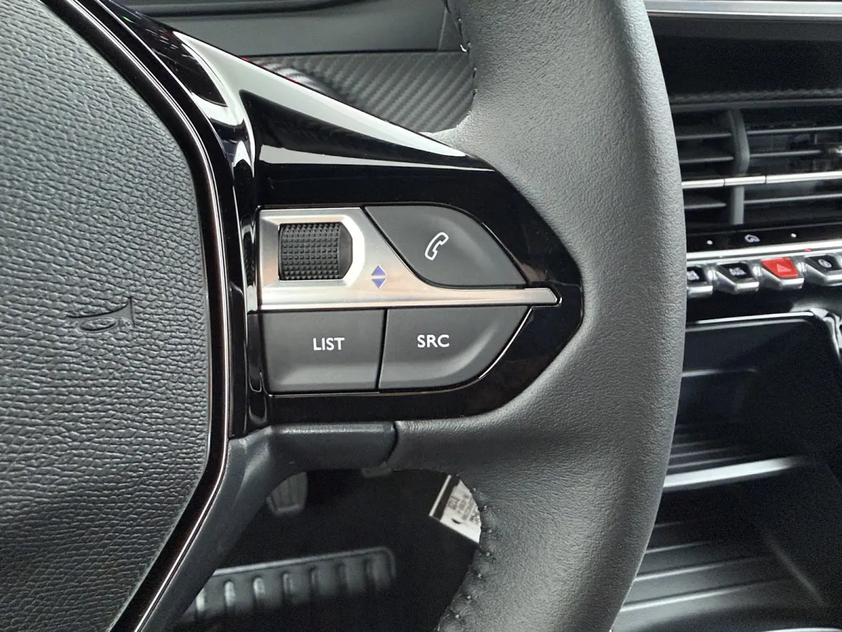 | Demo Deal | Business | 10" HD-touchscreen met PEUGEOT i-Connect® Advanced Navigatie | Donkere hemelbekleding | Extra getinte achterste zijruiten en achterruit