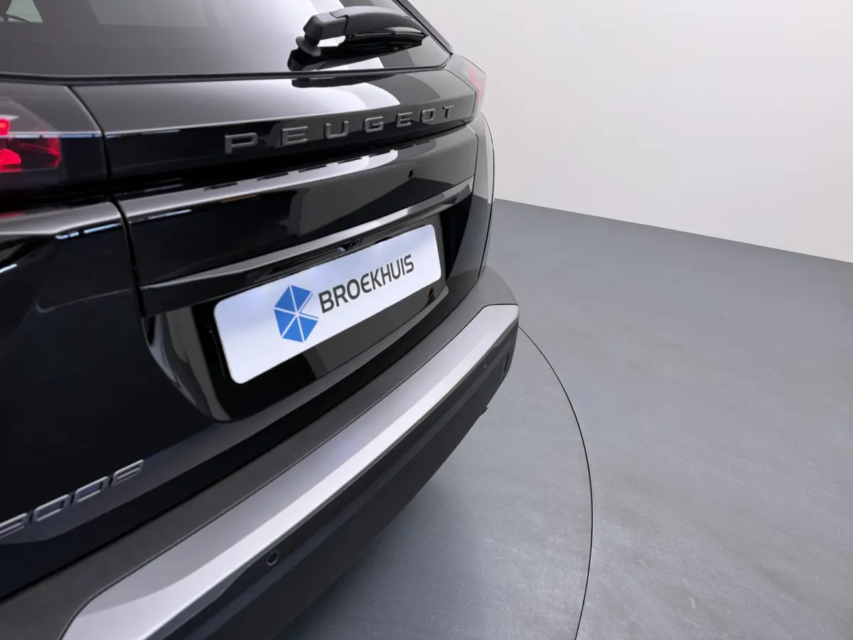 | Demo Deal | Business | 10" HD-touchscreen met PEUGEOT i-Connect® Advanced Navigatie | Donkere hemelbekleding | Extra getinte achterste zijruiten en achterruit