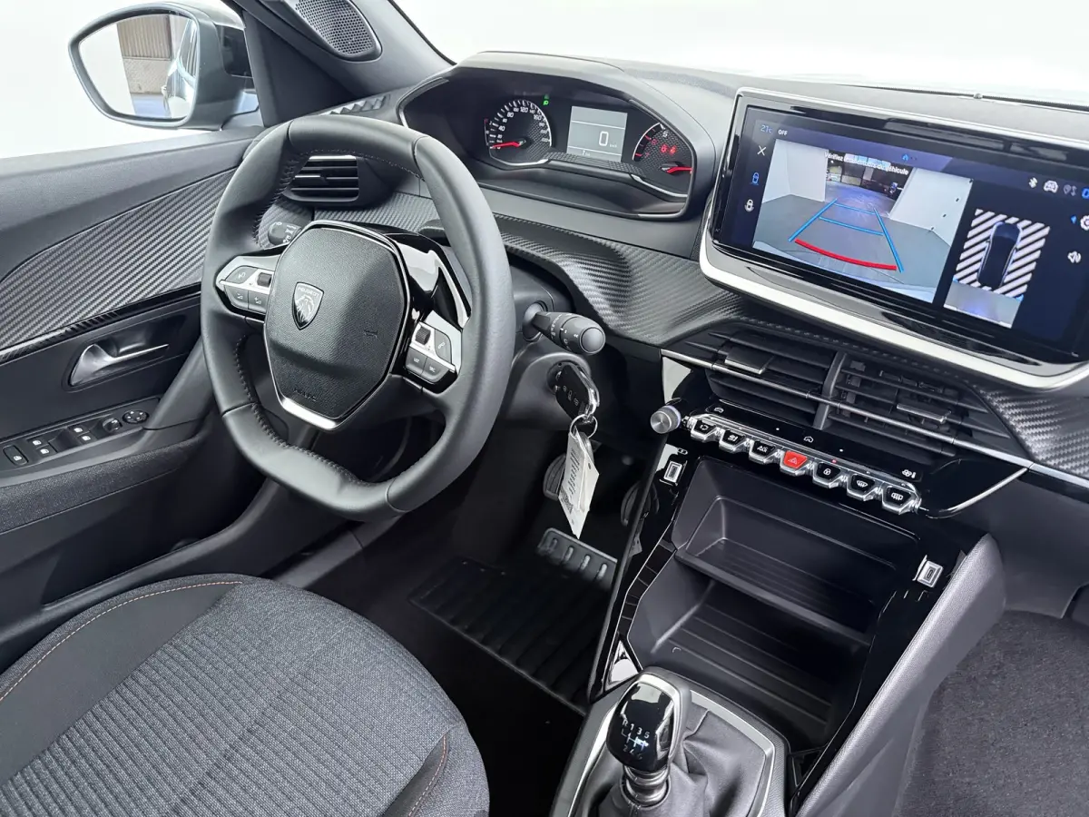 | Demo Deal | Business | 10" HD-touchscreen met PEUGEOT i-Connect® Advanced Navigatie | Donkere hemelbekleding | Extra getinte achterste zijruiten en achterruit
