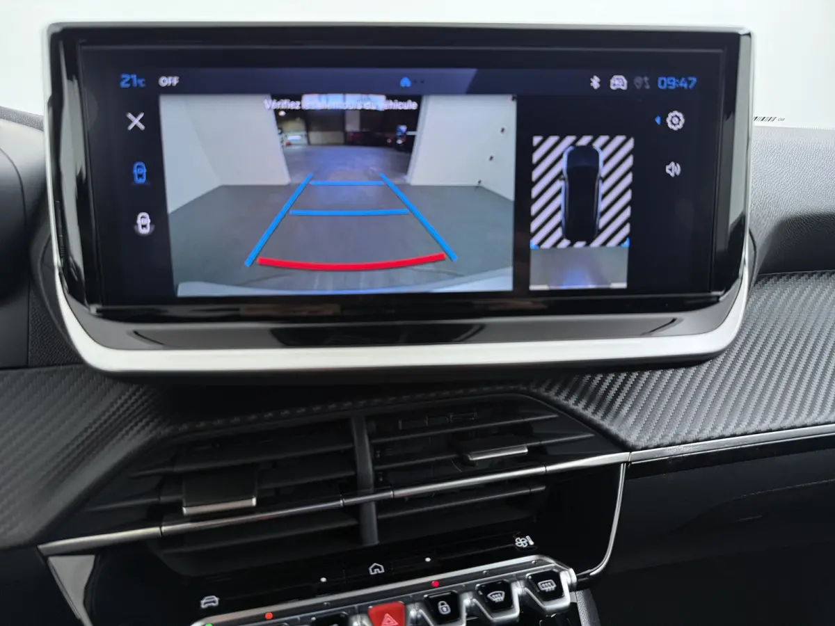 | Demo Deal | Business | 10" HD-touchscreen met PEUGEOT i-Connect® Advanced Navigatie | Donkere hemelbekleding | Extra getinte achterste zijruiten en achterruit