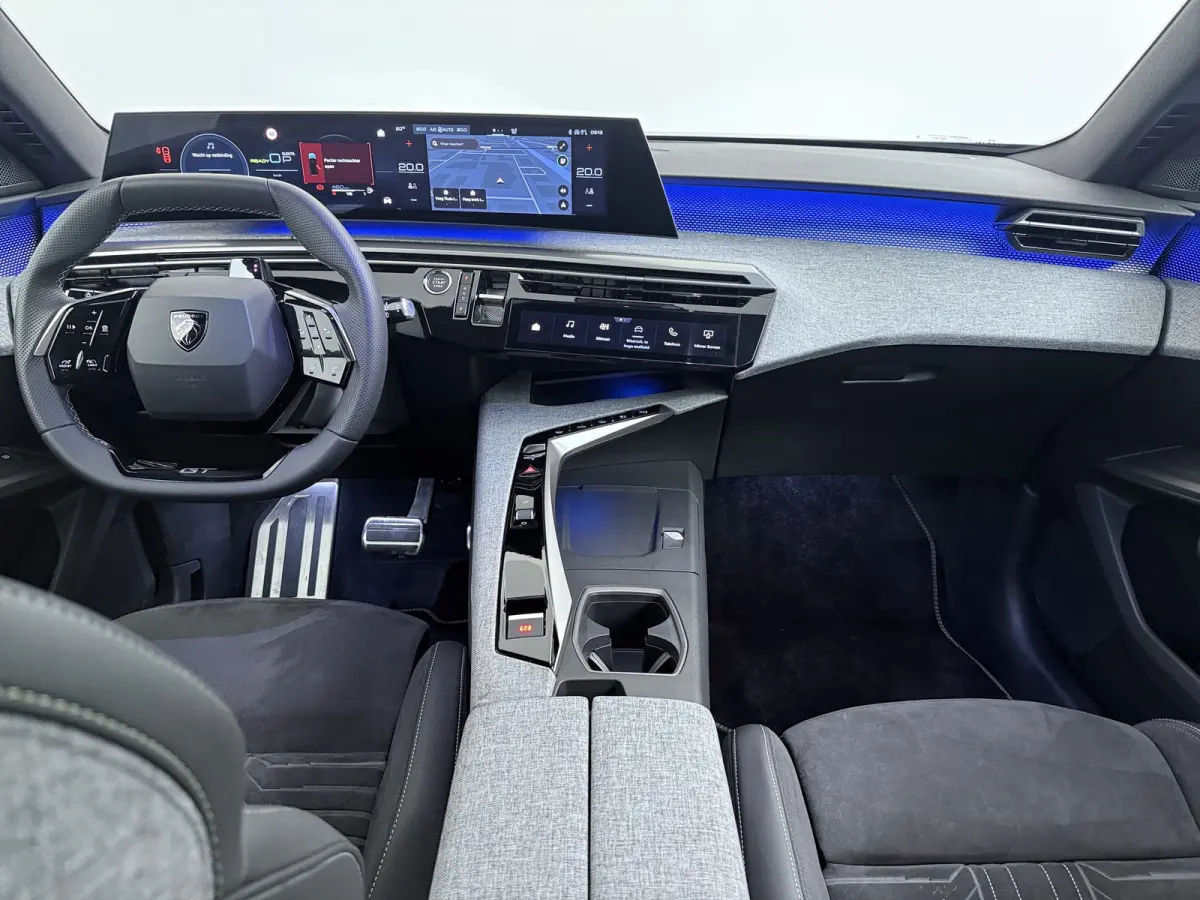 | Demo Deal | GT | Adaptieve cruise control met Stop&Go functie | Panoramisch schuifdak Pack | Verwarmbare voorstoelen