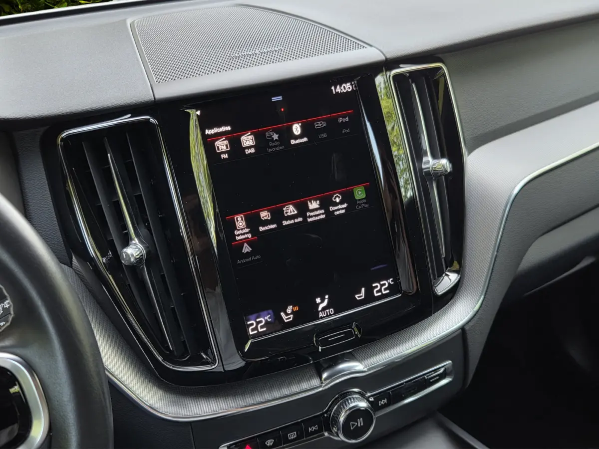 2.0 Recharge T6 AWD R-Design | Luchtvering | Pano | Memory | Pilot Assist | Harman/Kardon