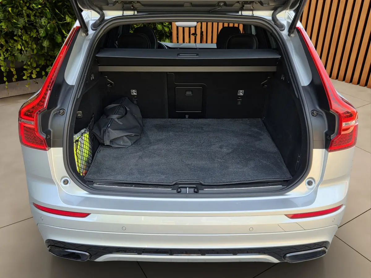 2.0 Recharge T6 AWD R-Design | Luchtvering | Pano | Memory | Pilot Assist | Harman/Kardon