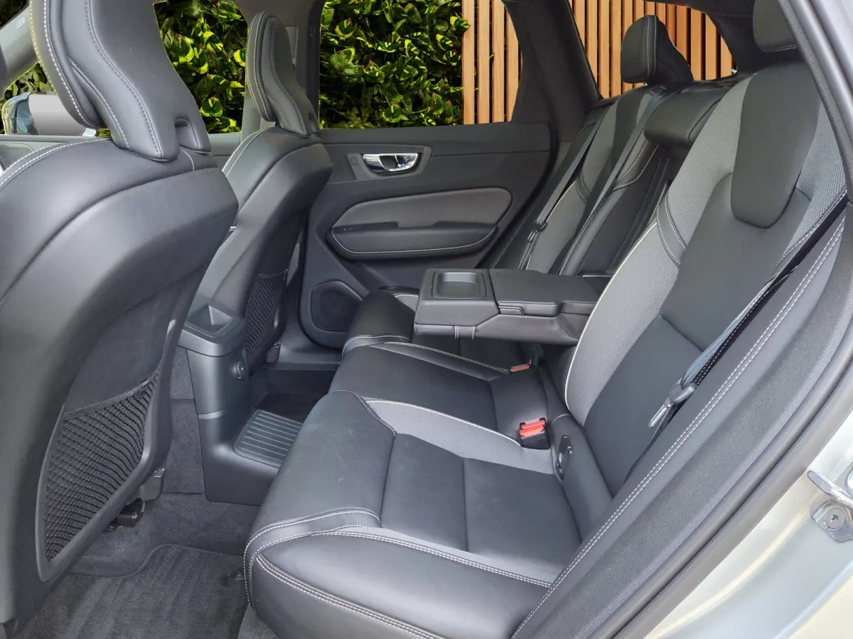 2.0 Recharge T6 AWD R-Design | Luchtvering | Pano | Memory | Pilot Assist | Harman/Kardon