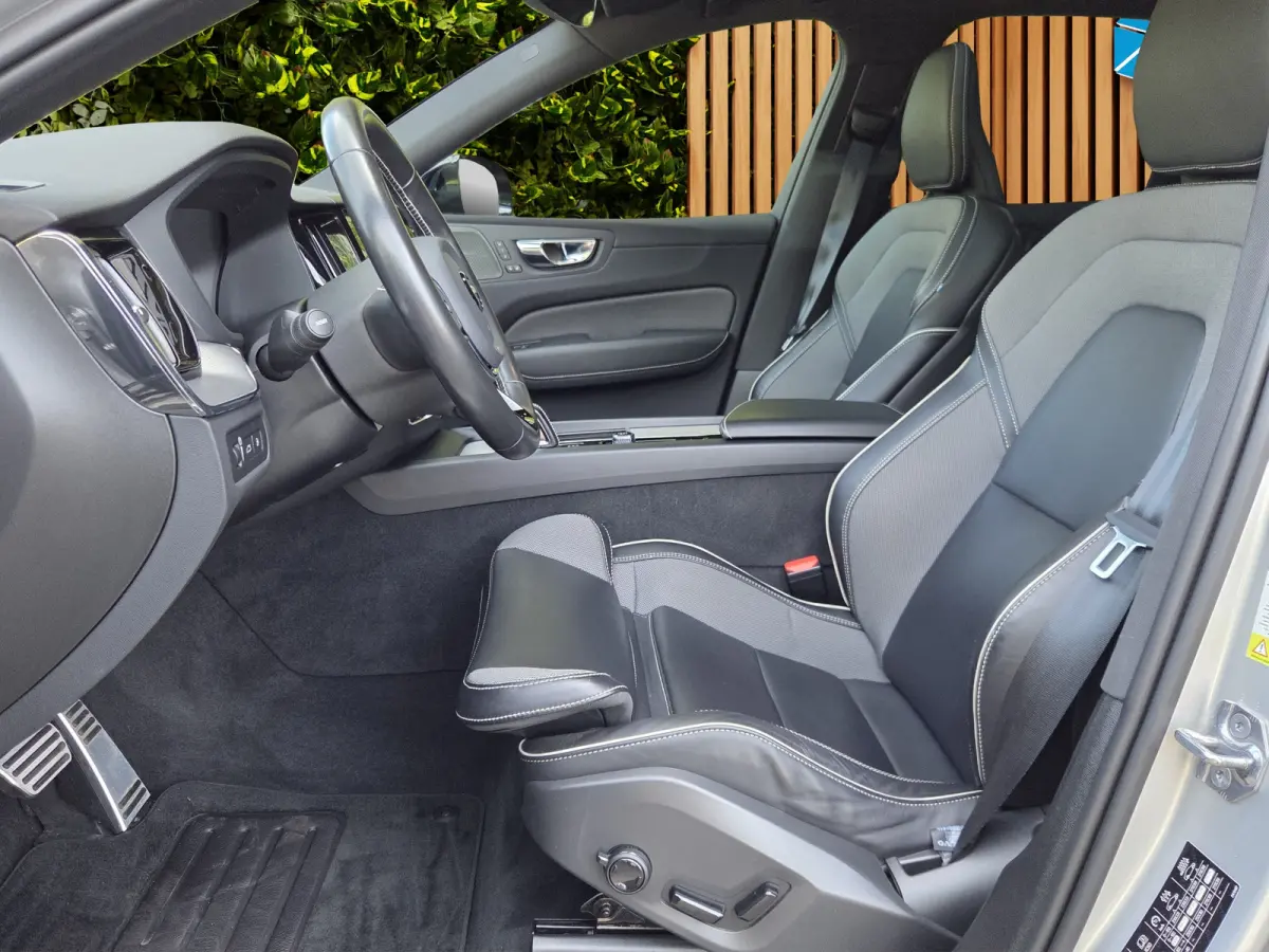 2.0 Recharge T6 AWD R-Design | Luchtvering | Pano | Memory | Pilot Assist | Harman/Kardon