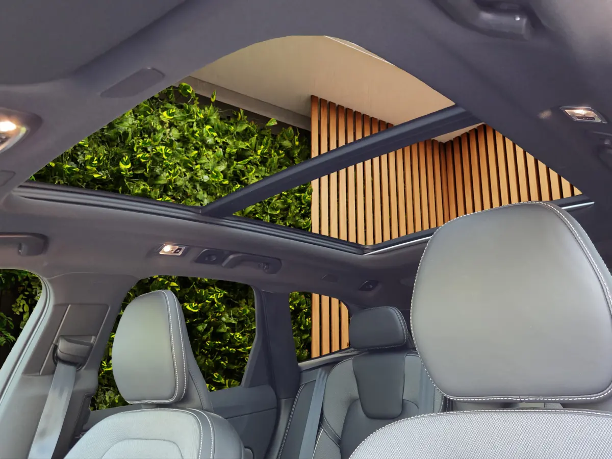 2.0 Recharge T6 AWD R-Design | Luchtvering | Pano | Memory | Pilot Assist | Harman/Kardon