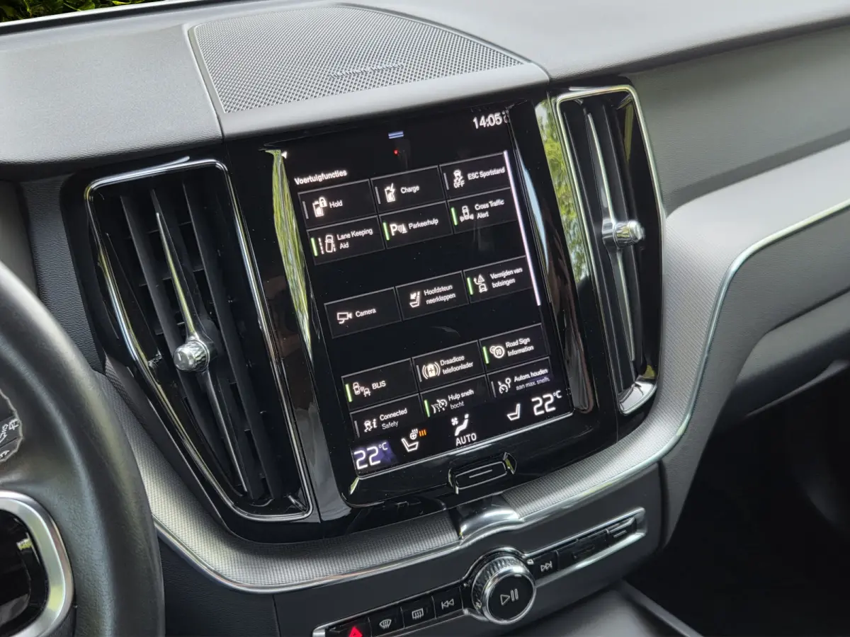 2.0 Recharge T6 AWD R-Design | Luchtvering | Pano | Memory | Pilot Assist | Harman/Kardon