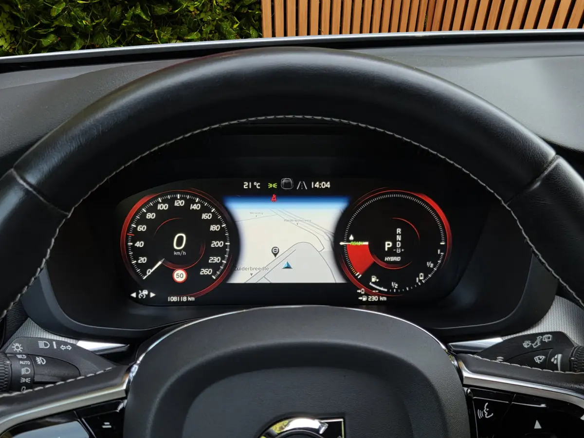 2.0 Recharge T6 AWD R-Design | Luchtvering | Pano | Memory | Pilot Assist | Harman/Kardon