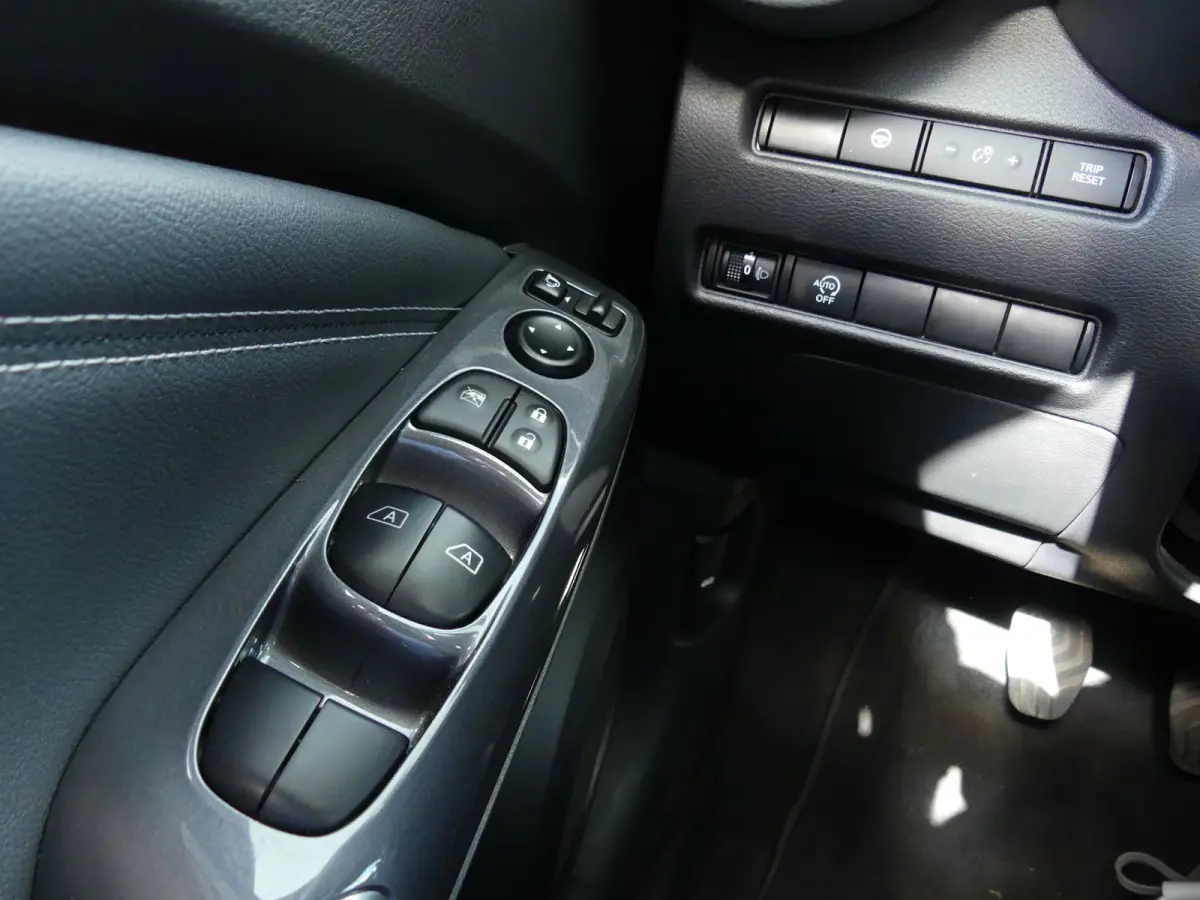 1.0 DIG-T Tekna / BOSE Premium / 19"inch / Stoelverwarming / Navigatie / Sound Pack