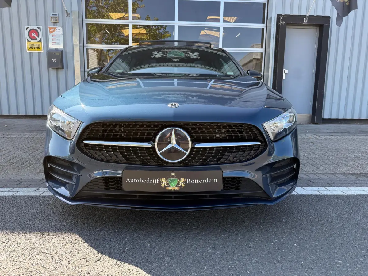 250 e AMG LED/PDC/CAM/NAVI/LEER/LMV19