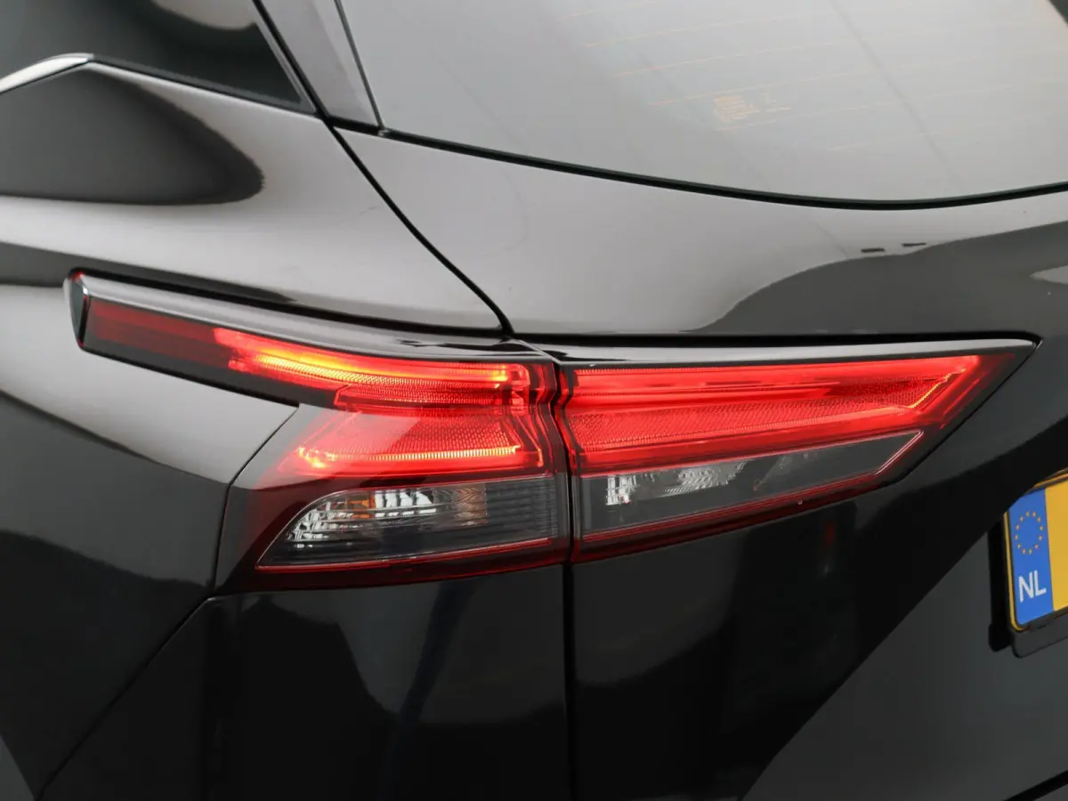 140pk MHEV N-Connecta | Stoel & stuurverwarming | Adaptive cruise control | Climate control | Dodehoek detectie | Lichtmetalen velgen 18'' |
