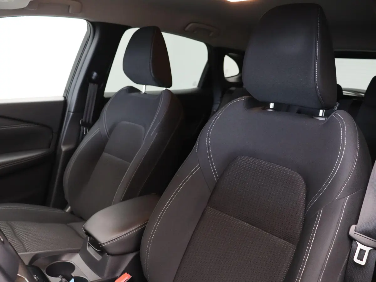 140pk MHEV N-Connecta | Stoel & stuurverwarming | Adaptive cruise control | Climate control | Dodehoek detectie | Lichtmetalen velgen 18'' |