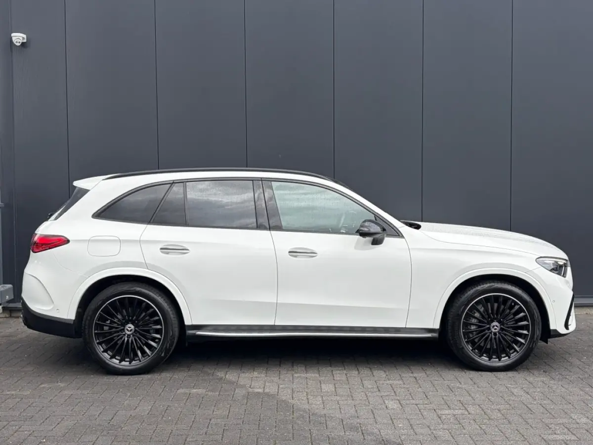 GLC 200 AMG Night Pano ACC Camera Digital Light Memory Sfeerlicht e.Trekhaak