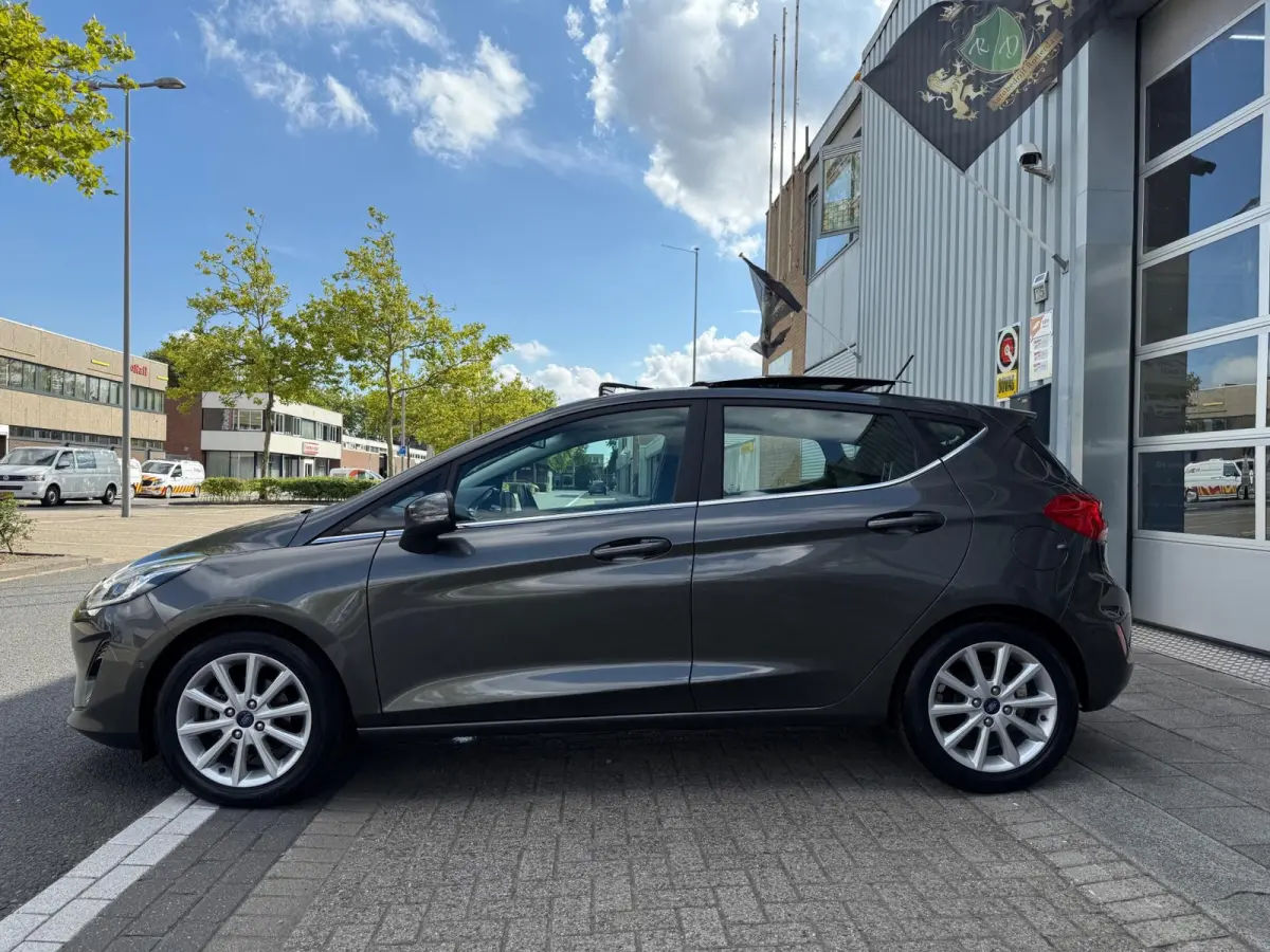 1.0 EcoBoost Titanium PDC+CAMERA/NAV/CARPLAY/B&O