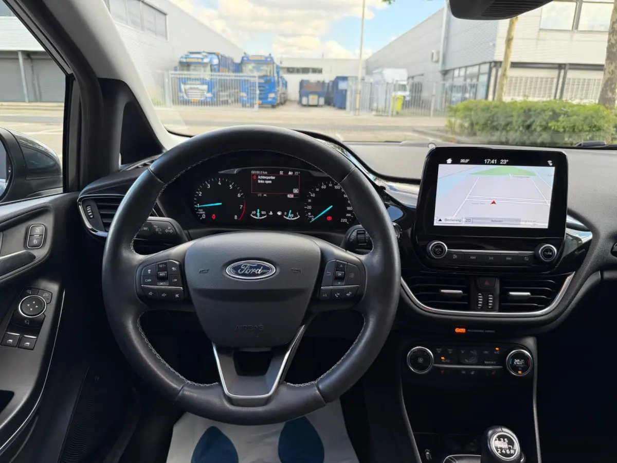 1.0 EcoBoost Titanium PDC+CAMERA/NAV/CARPLAY/B&O