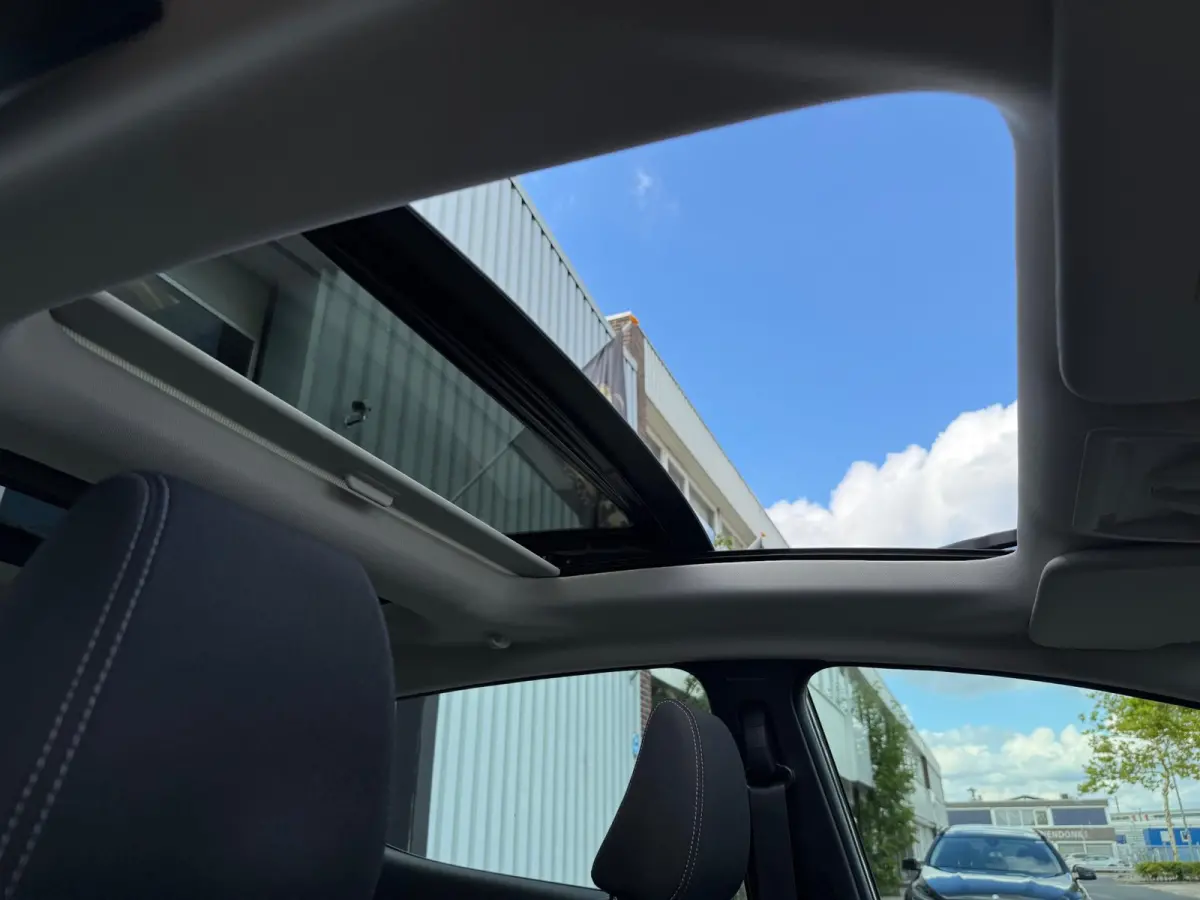 1.0 EcoBoost Titanium PDC+CAMERA/NAV/CARPLAY/B&O