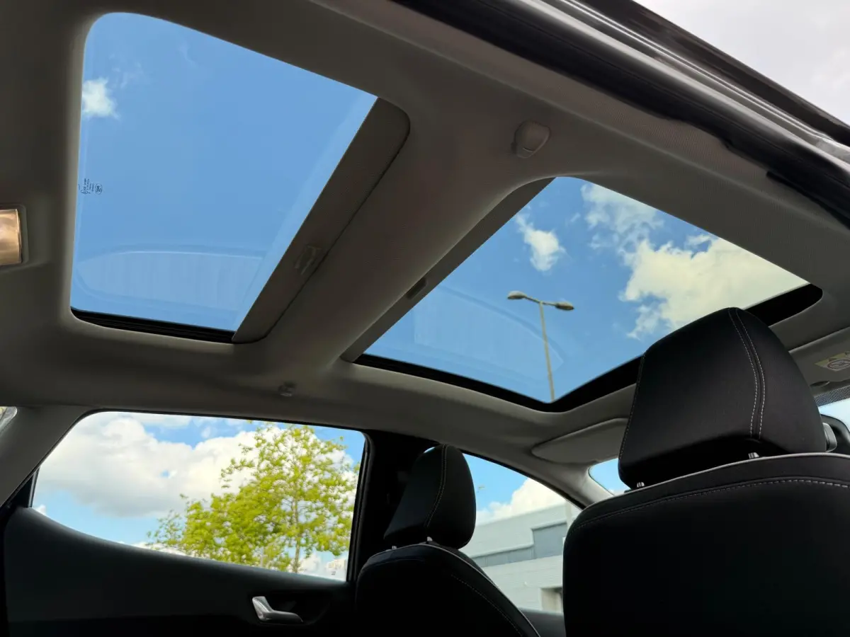 1.0 EcoBoost Titanium PDC+CAMERA/NAV/CARPLAY/B&O