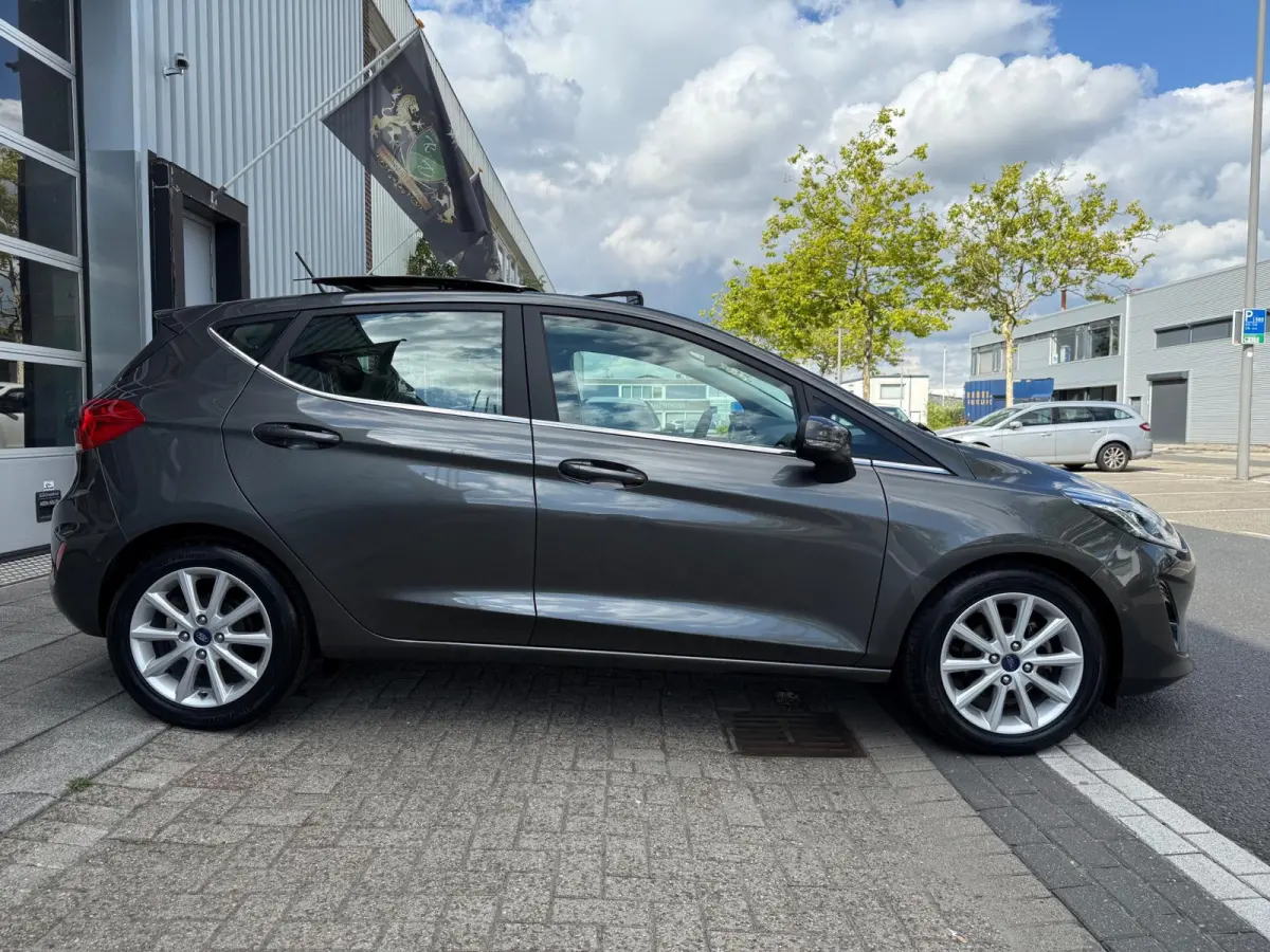 1.0 EcoBoost Titanium PDC+CAMERA/NAV/CARPLAY/B&O