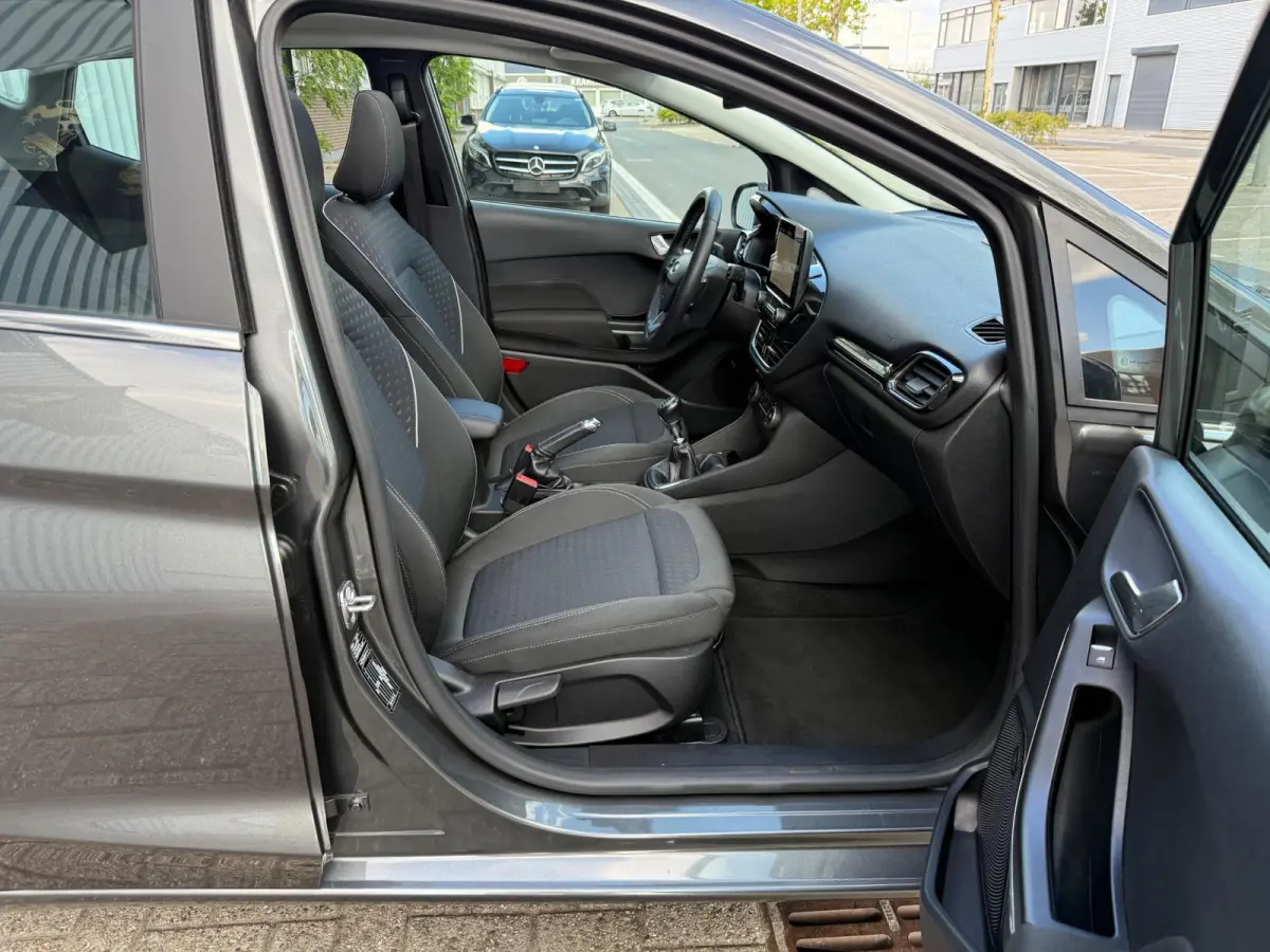 1.0 EcoBoost Titanium PDC+CAMERA/NAV/CARPLAY/B&O