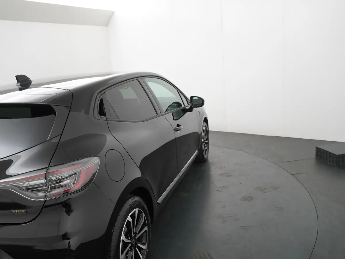 techno full hybrid E-Tech 145 | Groot Navigatie | Parkeercamera | Climate Control |