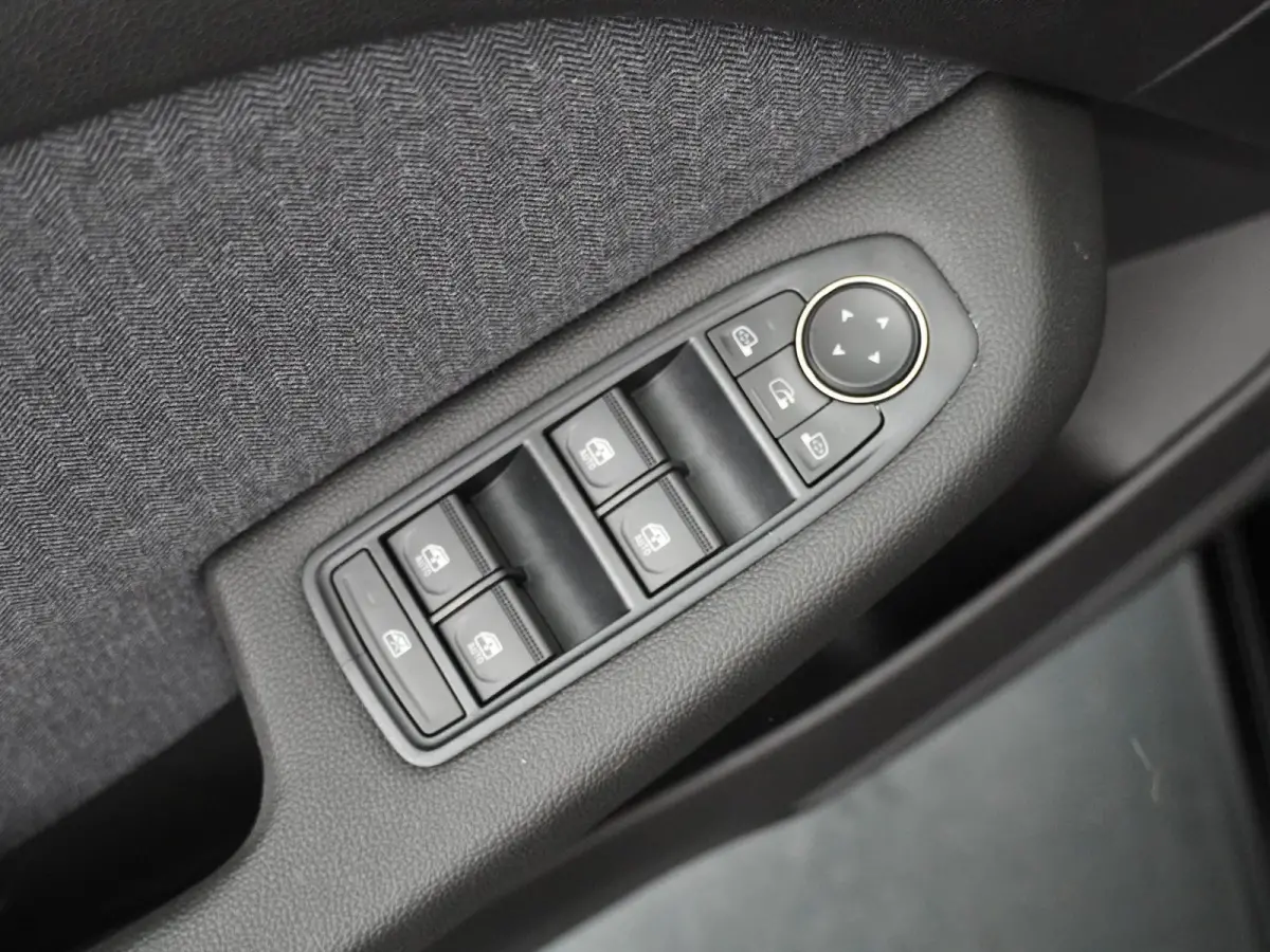 techno full hybrid E-Tech 145 | Groot Navigatie | Parkeercamera | Climate Control |