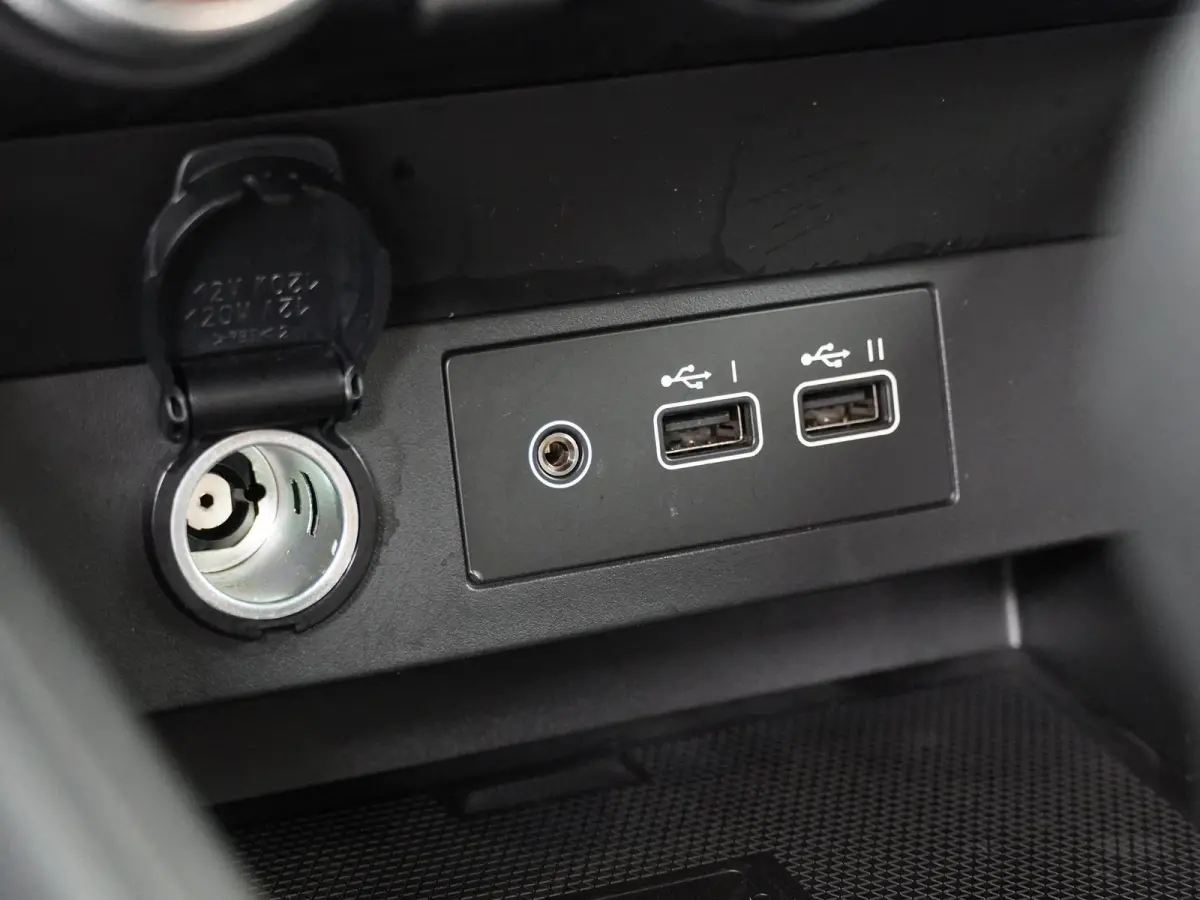 techno full hybrid E-Tech 145 | Groot Navigatie | Parkeercamera | Climate Control |