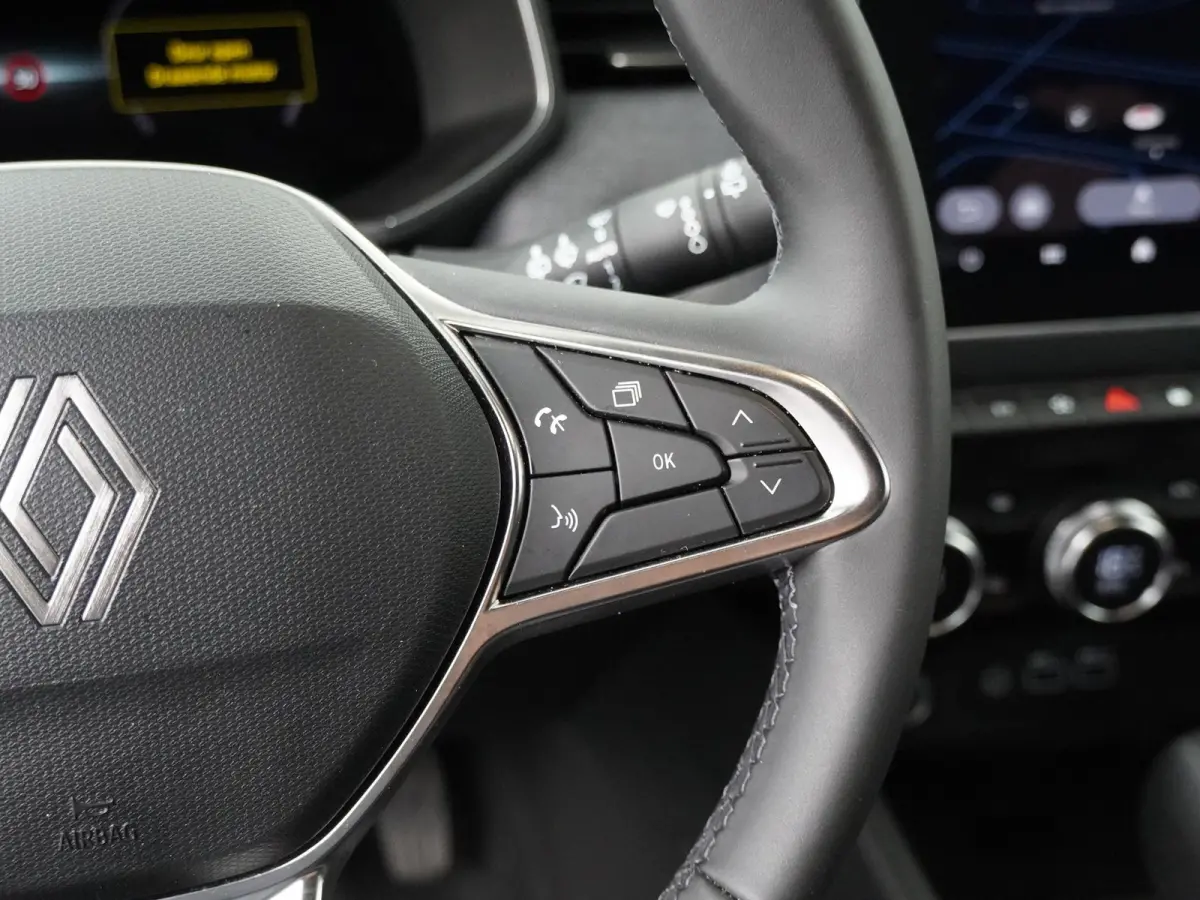 techno full hybrid E-Tech 145 | Groot Navigatie | Parkeercamera | Climate Control |