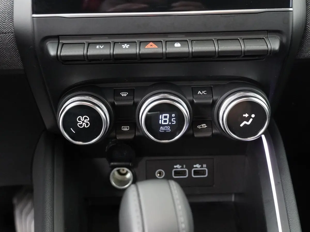 techno full hybrid E-Tech 145 | Groot Navigatie | Parkeercamera | Climate Control |