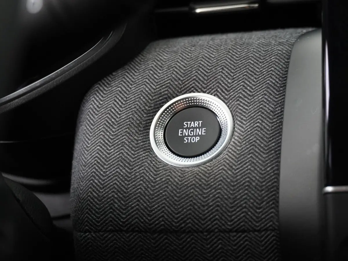 techno full hybrid E-Tech 145 | Groot Navigatie | Parkeercamera | Climate Control |
