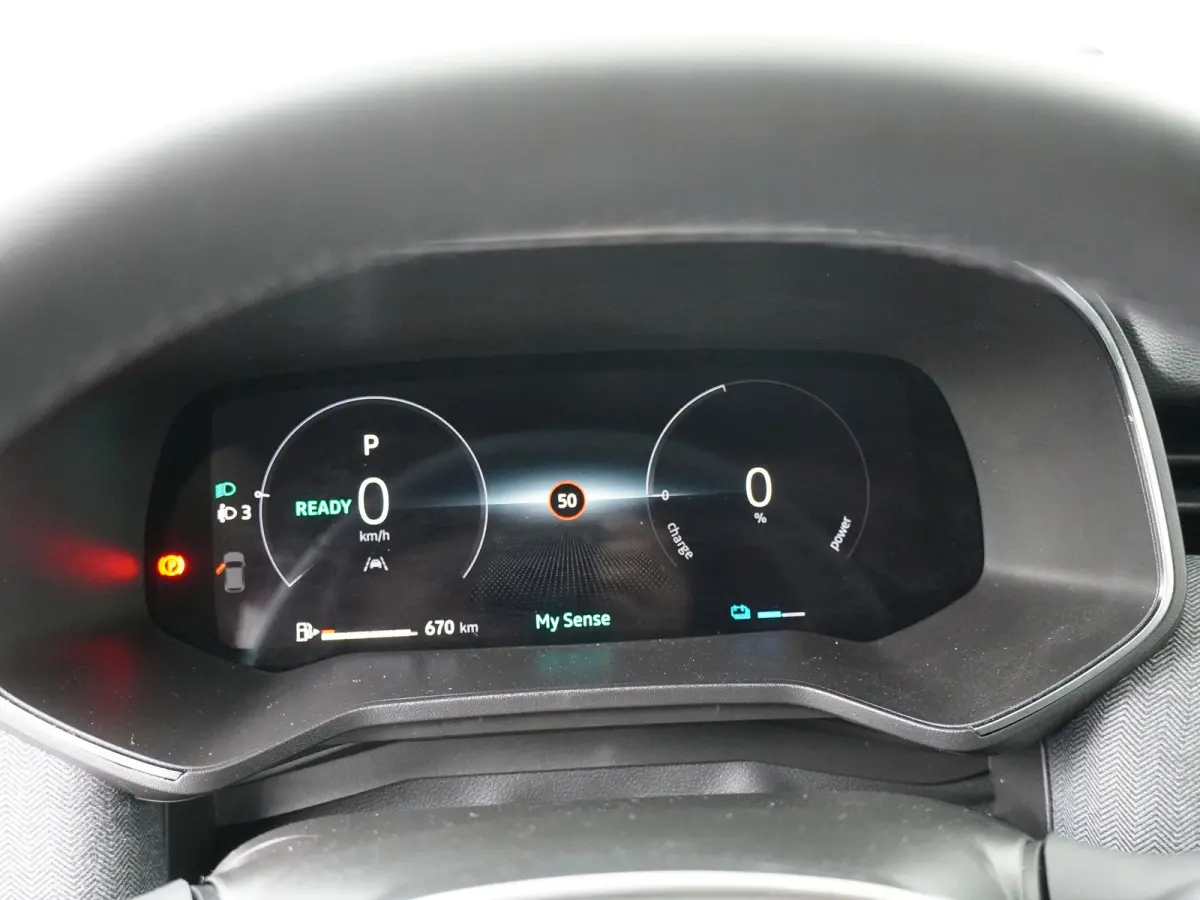 techno full hybrid E-Tech 145 | Groot Navigatie | Parkeercamera | Climate Control |