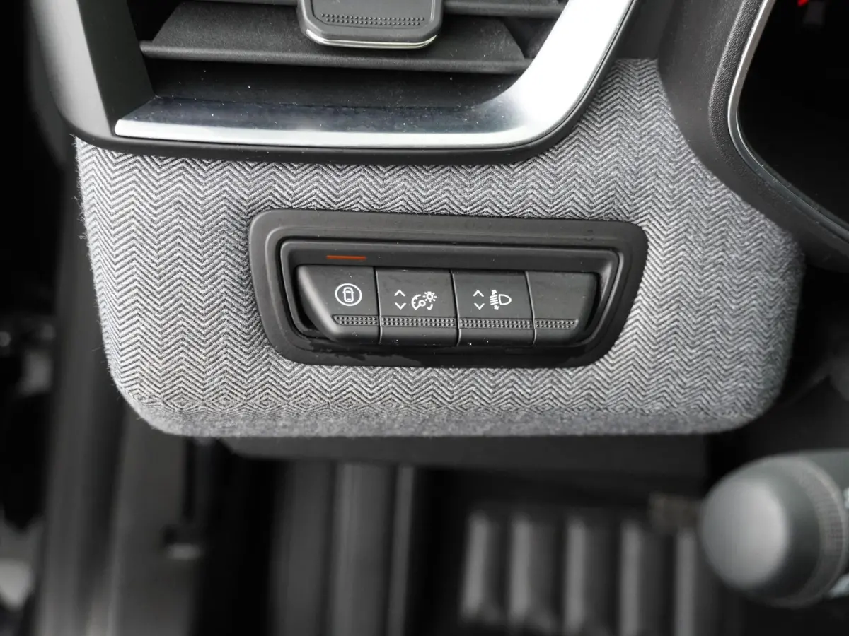 techno full hybrid E-Tech 145 | Groot Navigatie | Parkeercamera | Climate Control |