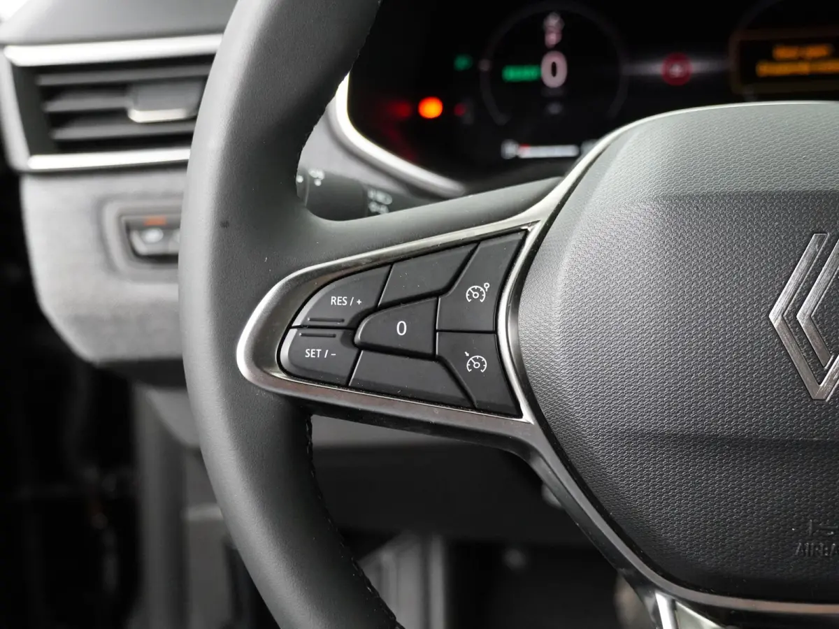 techno full hybrid E-Tech 145 | Groot Navigatie | Parkeercamera | Climate Control |