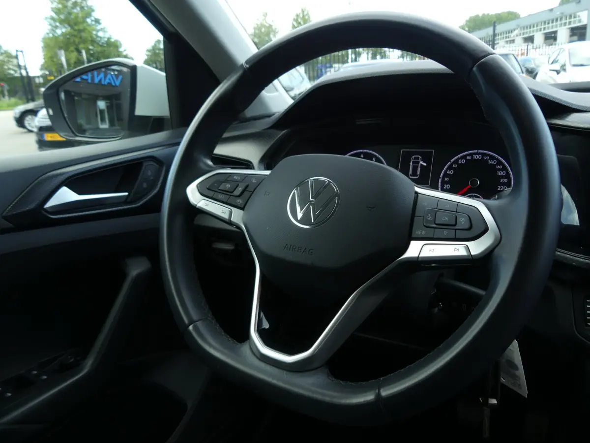 1.0 TSI Life / Camera / PDC / Navigatie / Apple Carplay/Android Auto