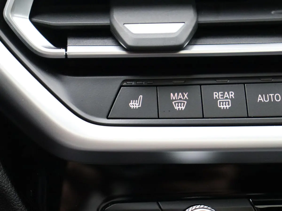 M40i High Executive | Stuurwielrand Verwarmd | Comfort Access | Elektrisch Verstelbare Sportstoelen | Laserlight | Head-Up Display | HiFi