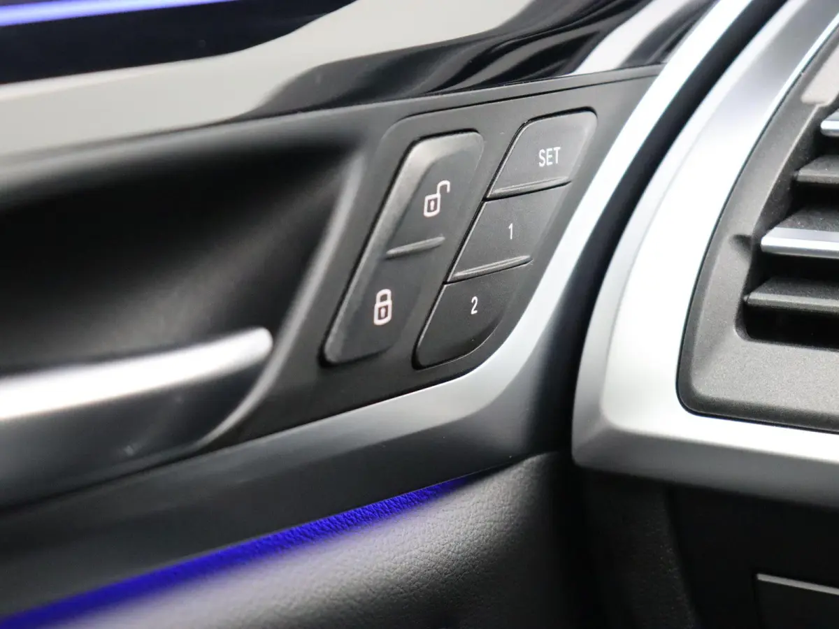 M40i High Executive | Stuurwielrand Verwarmd | Comfort Access | Elektrisch Verstelbare Sportstoelen | Laserlight | Head-Up Display | HiFi