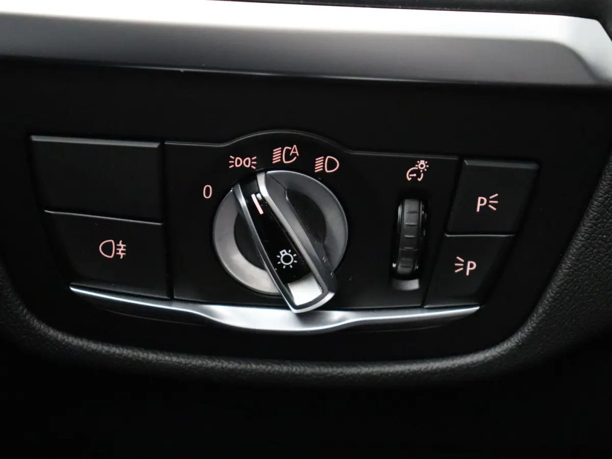 M40i High Executive | Stuurwielrand Verwarmd | Comfort Access | Elektrisch Verstelbare Sportstoelen | Laserlight | Head-Up Display | HiFi