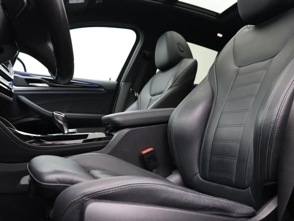 M40i High Executive | Stuurwielrand Verwarmd | Comfort Access | Elektrisch Verstelbare Sportstoelen | Laserlight | Head-Up Display | HiFi