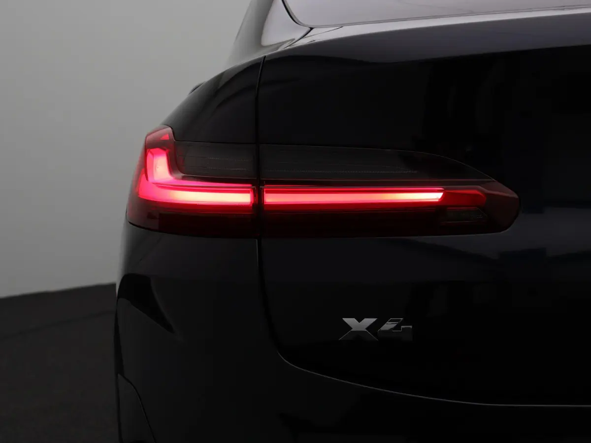 M40i High Executive | Stuurwielrand Verwarmd | Comfort Access | Elektrisch Verstelbare Sportstoelen | Laserlight | Head-Up Display | HiFi