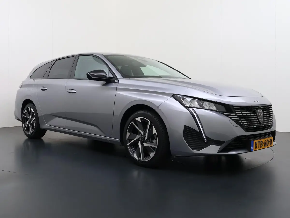 Allure 136pk Hybrid Automaat | Navigatie | Automatische airco | Rondom camera | Cruise control adaptief | Lichtmetalen velgen | Apple Carplay en Android auto draadloos