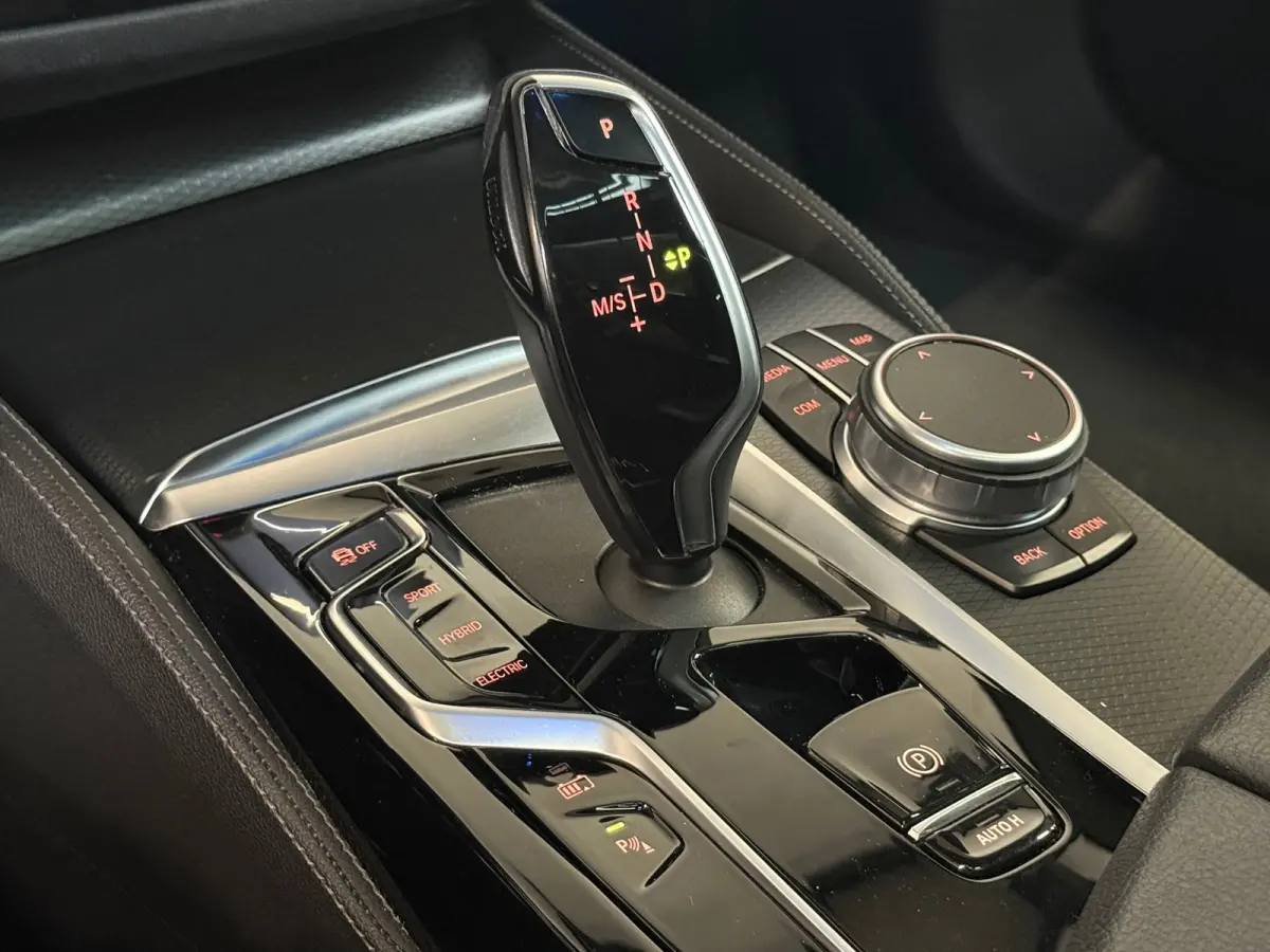 530e M Sport Pano Sfeer Trekhaak Driving Assist Pro
