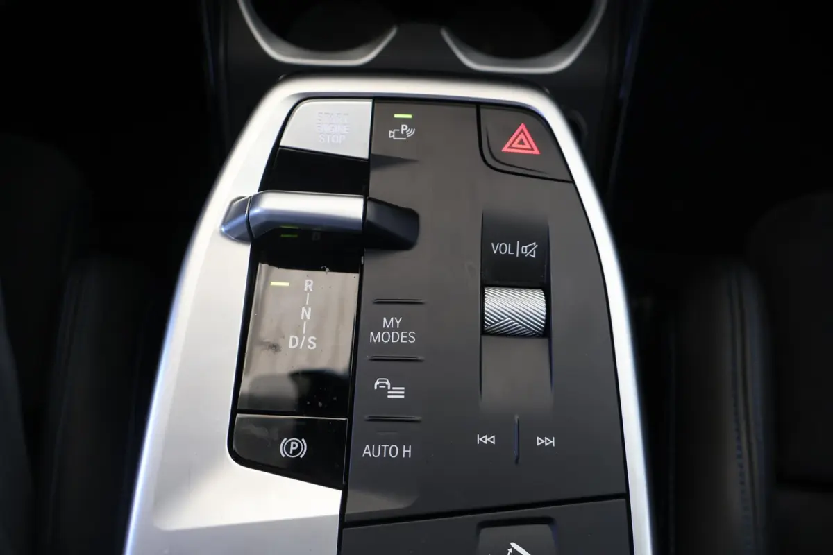 sDrive20i | M Sport Pro | Glazen Panoramadak | Trekhaak Elektrisch | Stuur- & Stoelverwarming | Driving Assistant Professional | Harman/Kardon | Head-Up Display