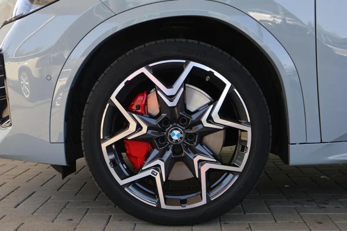 sDrive20i | M Sport Pro | Glazen Panoramadak | Trekhaak Elektrisch | Stuur- & Stoelverwarming | Driving Assistant Professional | Harman/Kardon | Head-Up Display