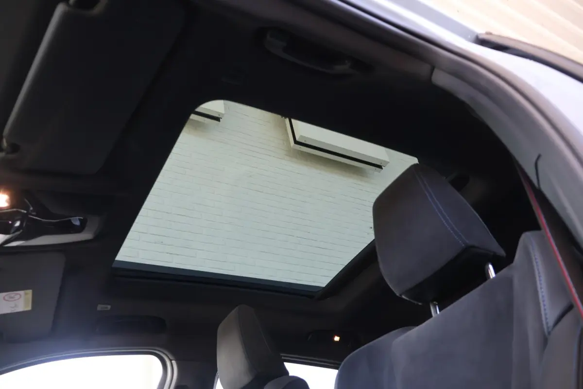 sDrive20i | M Sport Pro | Glazen Panoramadak | Trekhaak Elektrisch | Stuur- & Stoelverwarming | Driving Assistant Professional | Harman/Kardon | Head-Up Display