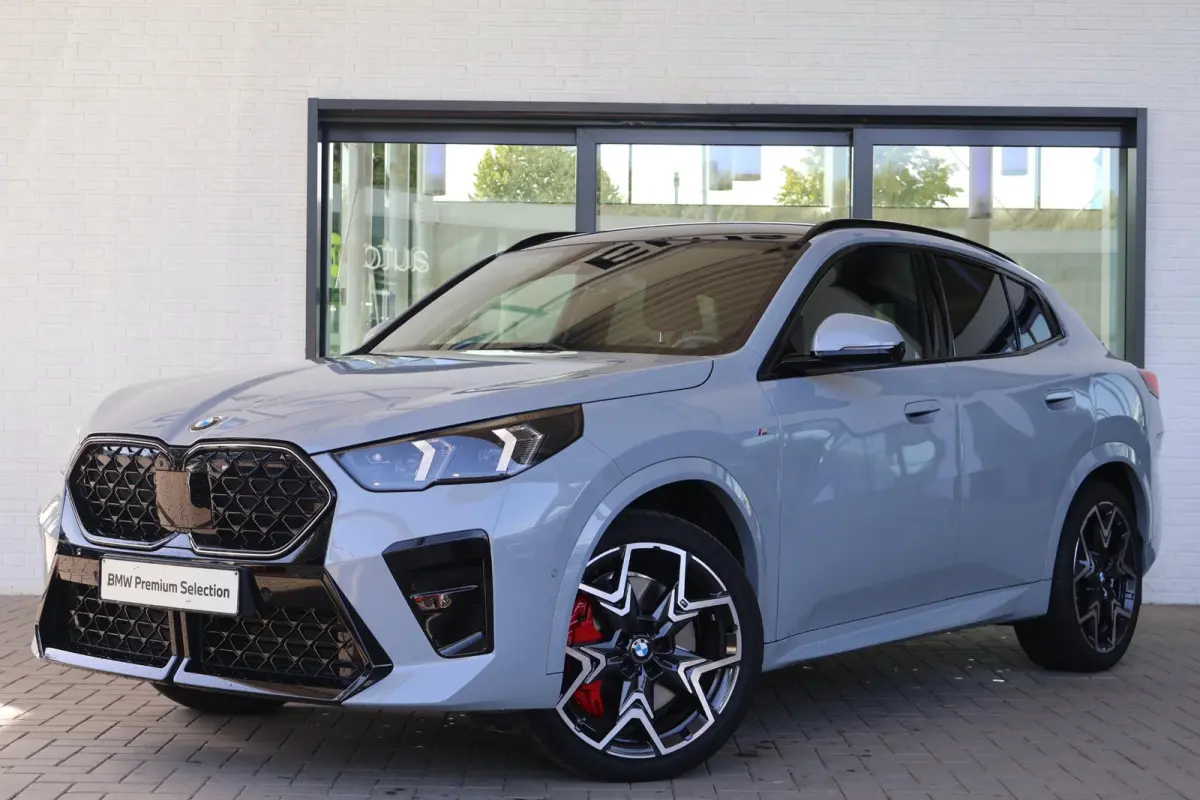 sDrive20i | M Sport Pro | Glazen Panoramadak | Trekhaak Elektrisch | Stuur- & Stoelverwarming | Driving Assistant Professional | Harman/Kardon | Head-Up Display
