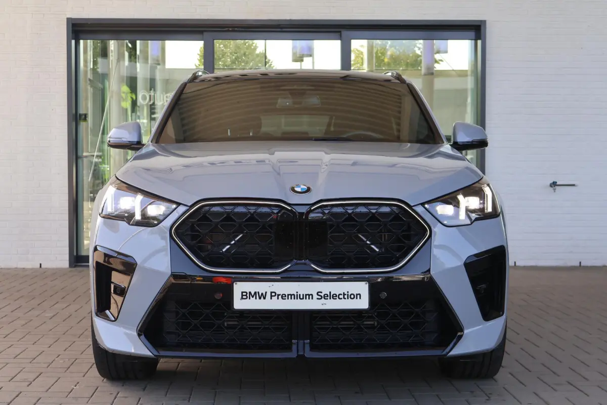sDrive20i | M Sport Pro | Glazen Panoramadak | Trekhaak Elektrisch | Stuur- & Stoelverwarming | Driving Assistant Professional | Harman/Kardon | Head-Up Display
